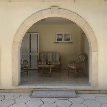 Australin Villa, * Lapithos (Northern Cyprus)