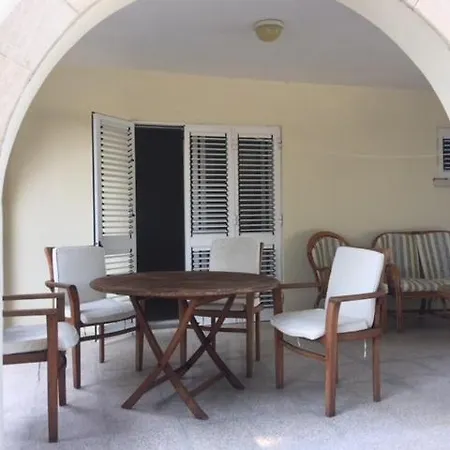 Villa Australin Villa, *